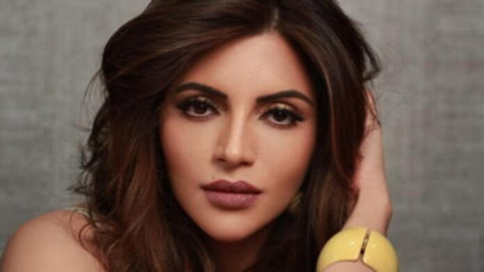 Shama Sikander Biography in hindi